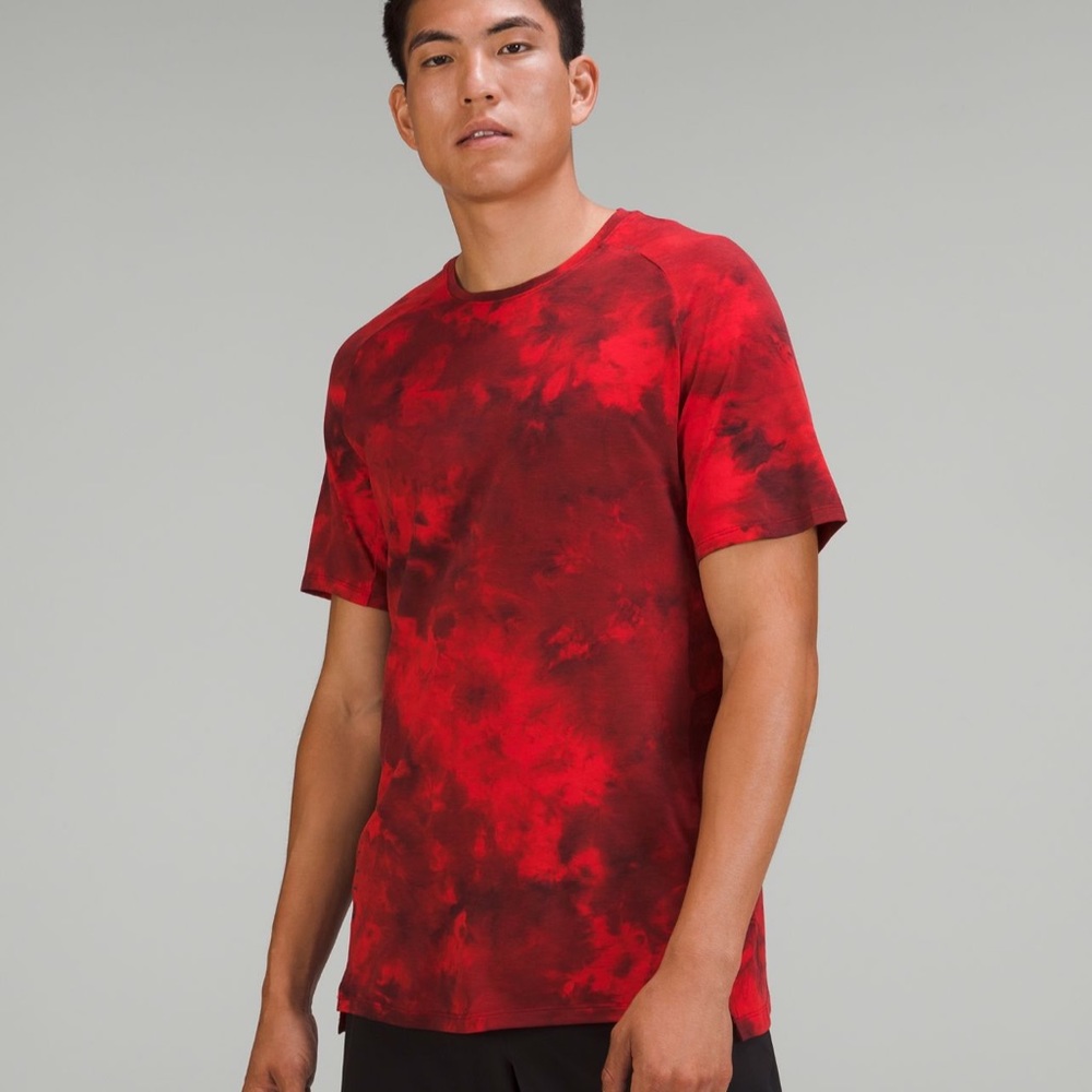 Lululemon men’s top